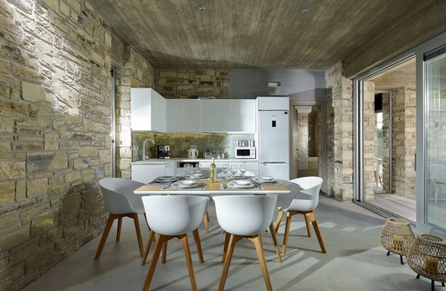 Kamilari Villa | Kouros n' Kori Villas | 4 bedrooms | 4 bathrooms | sleeps 12