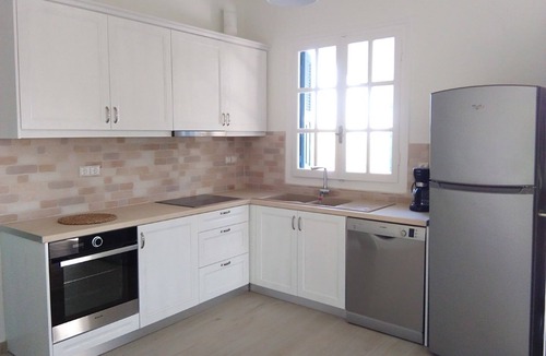 Drakoneri House | La Maison Bleu