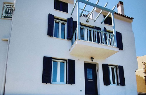 Samos House | La Petite Maison