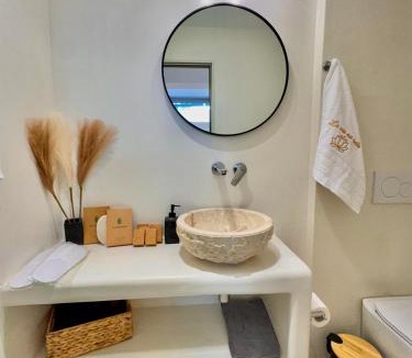 Glisidia Apartment | La vie est belle Luxury Residence With Jacuzzi 1