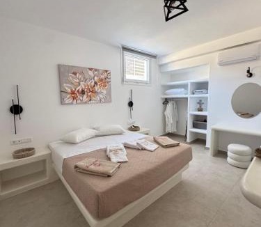 Glisidia Apartment | La vie est belle Luxury Residence With Jacuzzi 1