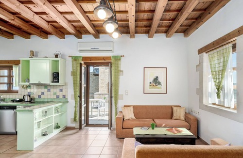 Pikris Villa | Large Villa w/Private Pool, Ideal 4 Weddings, BBQ, Children Games, 3 acres land