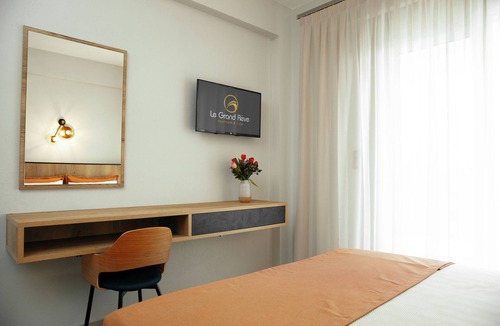Gerakini House | Le Grand Rêve Deluxe Family Apartment