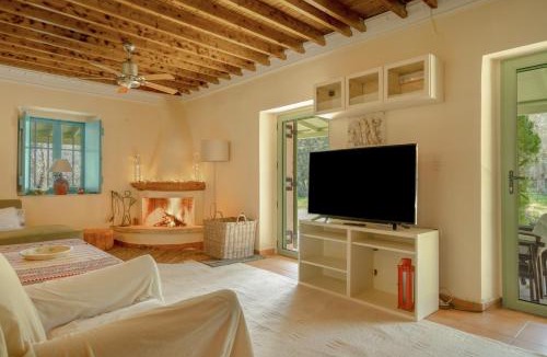 Kalligoni House | Lefkadas Bohemian Cottage