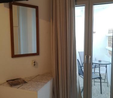 Platis Gialos House | Lemonia rooms 2