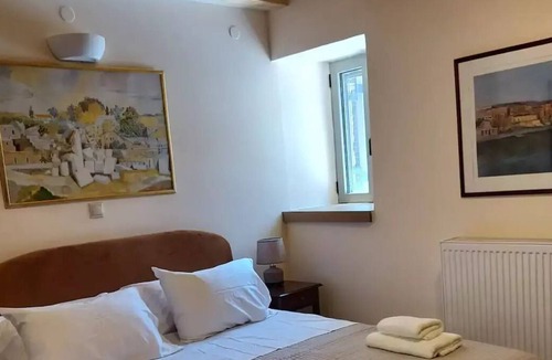 Zarouhla Apartment | LevanderAroania suites