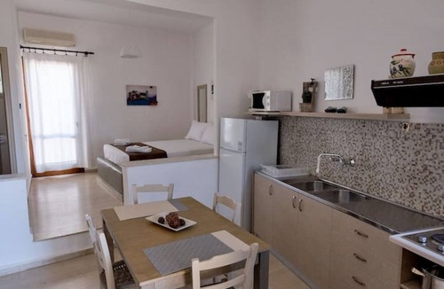 Khondros Apartment | Levanta - Cozy studio 50m from the beach, sleeps 4