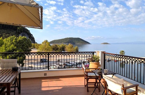 Neo Klima Apartment | Lina A & M