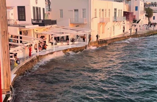 Little Venice Apartment | Little Venice Picturesque House Above the Waves