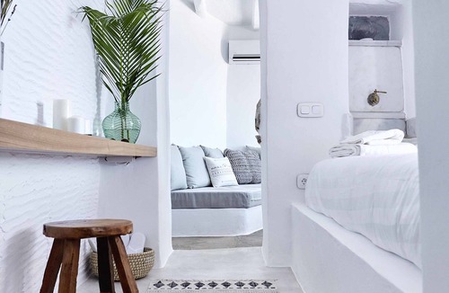 Kardiani House | Living Theros Luxury Suites