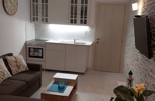 Perea Apartment | Lovely 1-Bed Apartment in Perea
