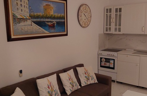 Perea Apartment | Lovely 1-Bed Apartment in Perea