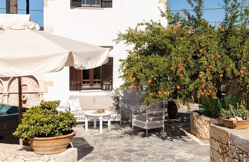 Sternes Villa | Lovely property in village near the best beaches.