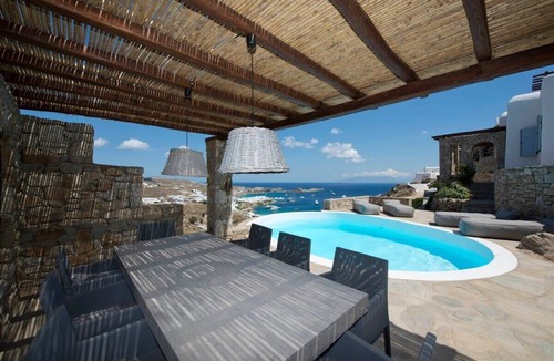 Little Venice Villa | Luxury 4 Bedroom Villa with Pool