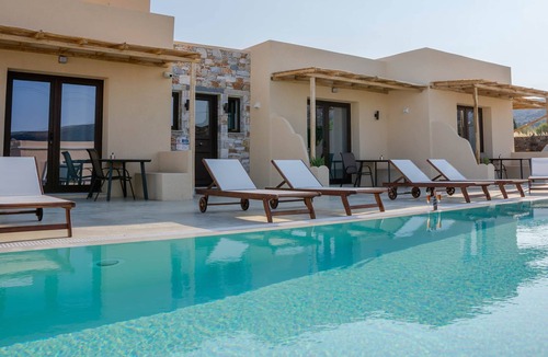 Syros Apartment | Luxury Apartment with Pool