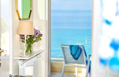 Elia Nikitis Villa | Luxury Beach Villa with an Infinity Pool