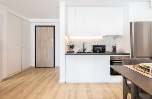 Kallithea Apartment | Luxury Home in Athens | Shared Pool & Gym by TT Luxury Homes