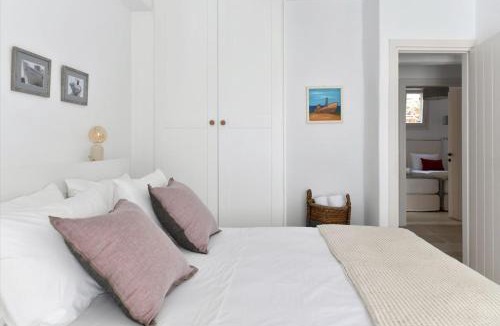 Glisidia Villa | Luxury Paros Villa Villa Ianthe Striking Beauty 4 Bedrooms Glisidia