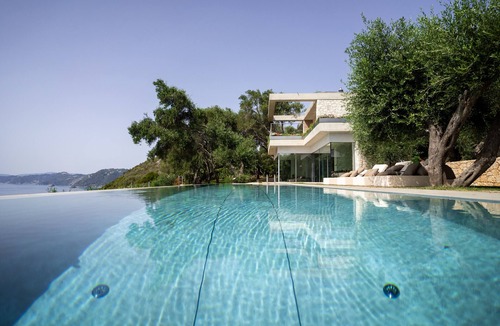 Pentati Villa | Luxury Villa Olives In The Sea