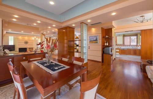 Petaloudes Villa | Luxury villa Rea fully equipped with swimming pool 5 bedrooms 11 guest