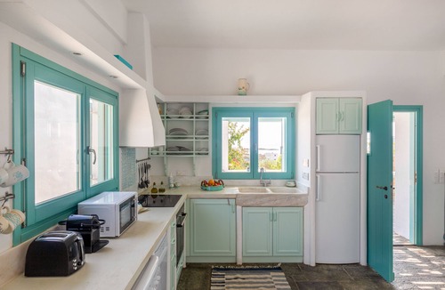Magganari House | Magganari View Village II , shared swimming pool and bbq , on Ios Island