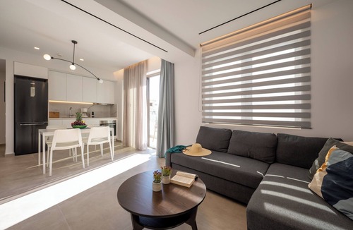 Agios Dimitrios Apartment | Magian Luxury Apartments