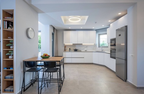 Agios Dimitrios Apartment | Magian Luxury Apartments