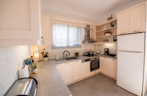Loutraki House | Magnificent Sunset