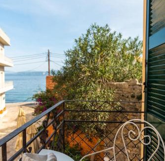 Longos House | Maisonette Elena