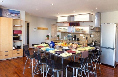 Pangrati Condo | Make some family memories - 4 bd/4ba, views, W/D, WiFi