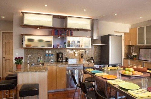 Pangrati Condo | Make some family memories - 4 bd/4ba, views, W/D, WiFi