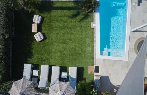 Ampelas Villa | Mando Seaside Villa