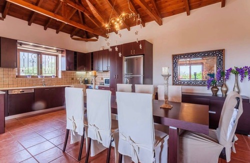 Riglia Apartment | Mani's Aura Seaside-Spacious Summer Retreat