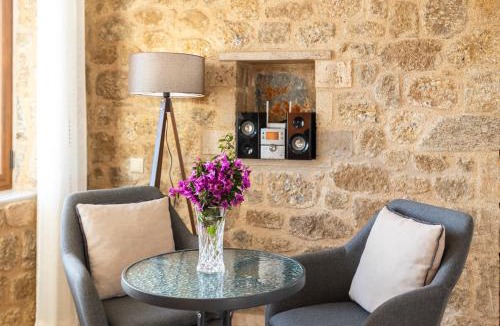 Riglia House | Mani Stone Villa Majlinda - Tranquil Getaway Gem