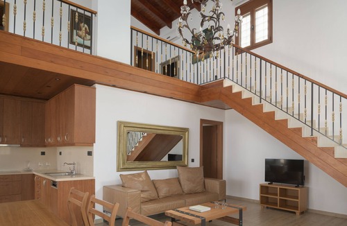 Linoperamata Villa | Manificus Villa II, with Heated Pool