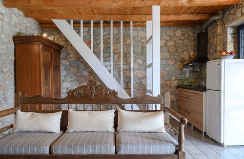 Lampini Villa | Manousaki,serene villa,pool,Near taverns