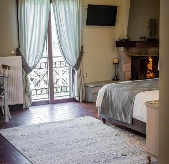 Kalavrita Apartment | MARON ΙΙ με τζάκι