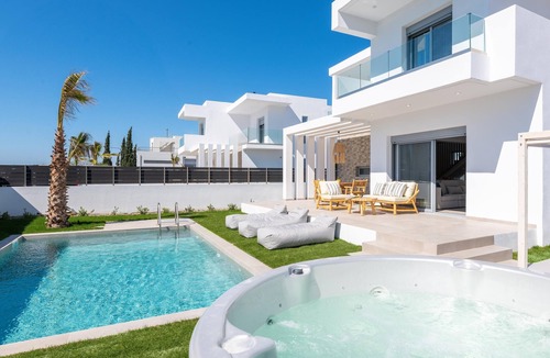 Petaloudes Villa | Martini Villas- Marilen Villa