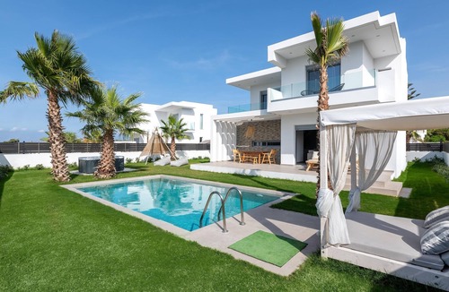Petaloudes Villa | Martini Villas - Rosemary Villa