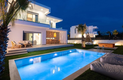 Petaloudes Villa | Martini Villas - Sofia Villa