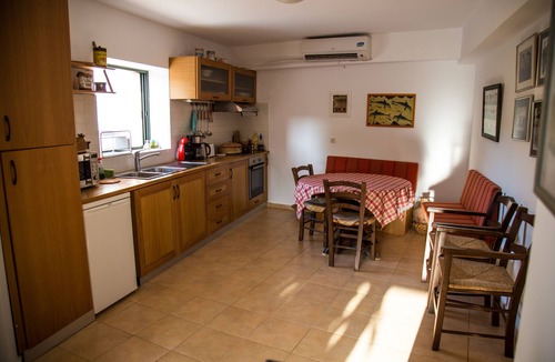 Faneromeni Apartment | Michel is a cosy apartment in a traditional local village