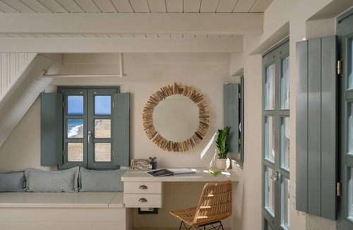 Kamari Villa | Michelangelo Beach Villa with Sea View