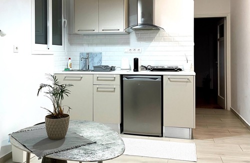 Mousio Apartment | Minimal and bright apt in Exarchia