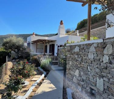 Platis Gialos Apartment | Mirsini Apartments in Sifnos