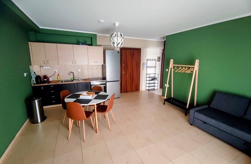 Thessaloniki Apartment | Modern Apt 1 + Parking (Pay), 100m from Metro
