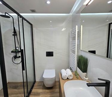 Voula Apartment | Modern Garden View Apt in Voula, Athens - Luxe
