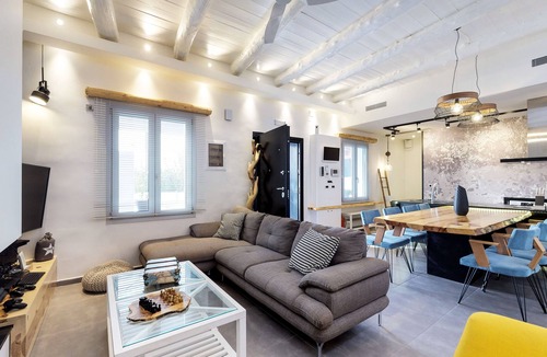Vamos Villa | Modern summer villa, 3' from the beach, heated pool. Family Friendly!