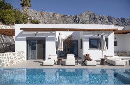 Aktio-Vonitsa Villa | Modern Villa Empeiria with Private Pool in Paleros