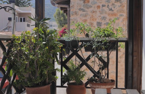 Exo Lakkonia House | Modern Village House - Crete