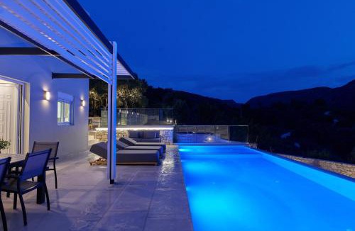 Agia Triada Villa | Moly - Luxury Villa with Heated Private Pool